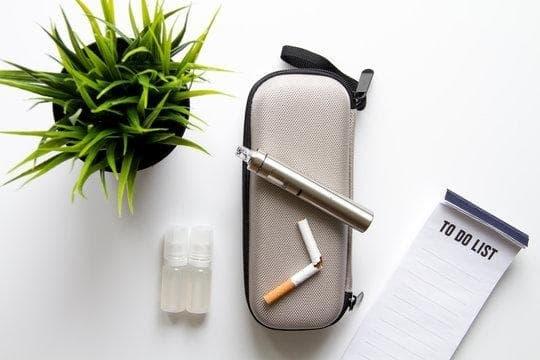 Why Poker Players Prefer Electronic Smoking Cigarette and How Poker Strategy Shapes Vaping Choices