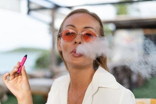IBVape guide and IBVape photo showcase featuring images of e cigarettes and vaping tips for beginners