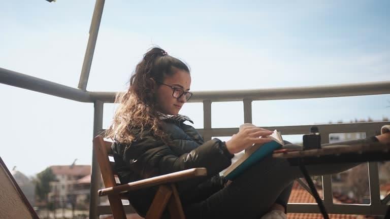 nejlevnější e-cigareta buying guide examines problems with e cigarettes and offers safety and savings tips