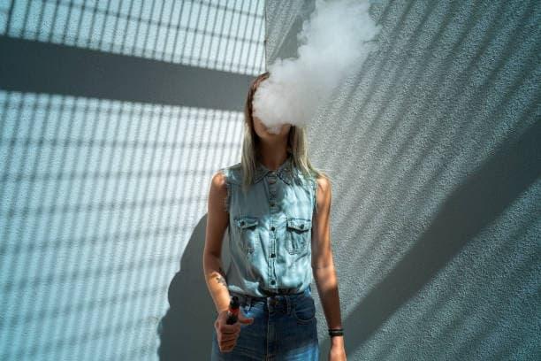 E-Zigaretten essentials - what is in an e-cigarette and how ingredients impact health and flavor